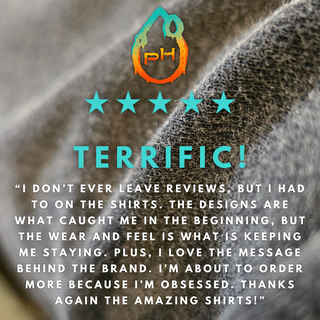Five-star customer review praising Phantasmagorical Existential Fluffy Vintage tee design and comfort
